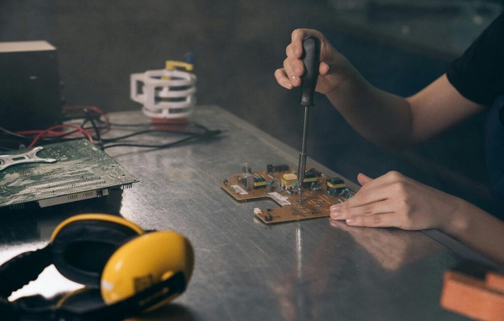 Top 10 Electrical Safety Tips For Dubai Homeowners